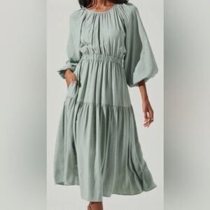 NWT ASTR Cutout Long Sleeve Midi Dress in SAGE SIZE S